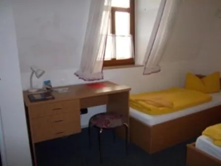 Zur Post بيت ضيافة دريسدن